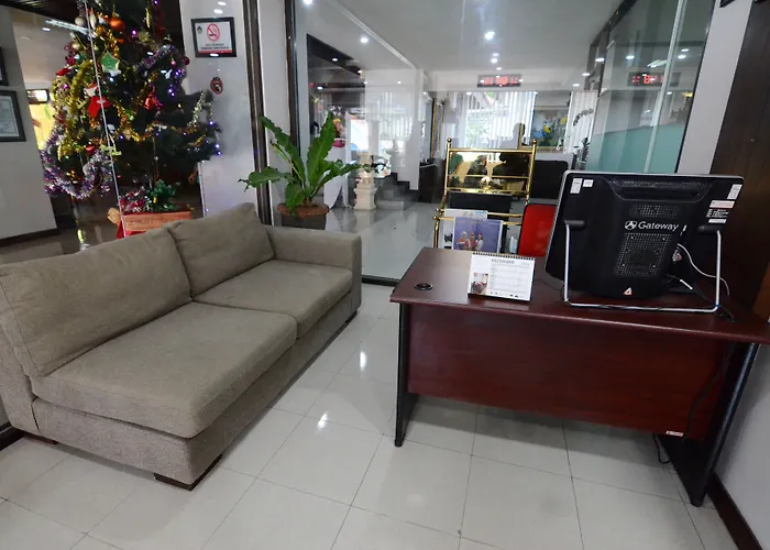 Hotel Grand Santhi 3*