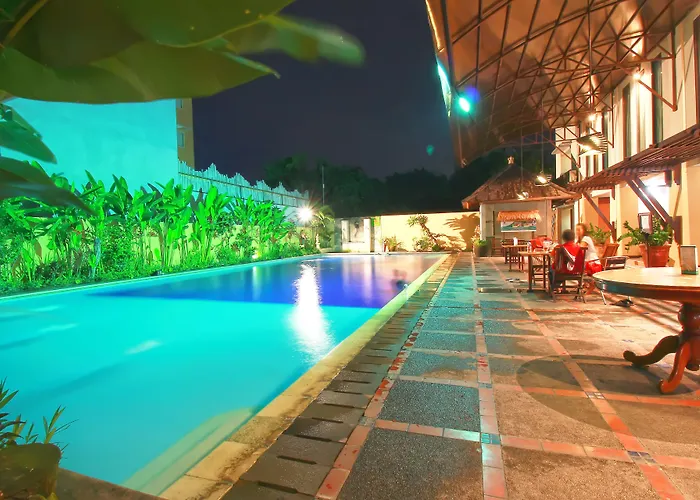 Hotel Grand Santhi 3*