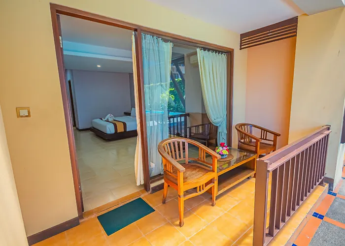 Grand Santhi دنباسار