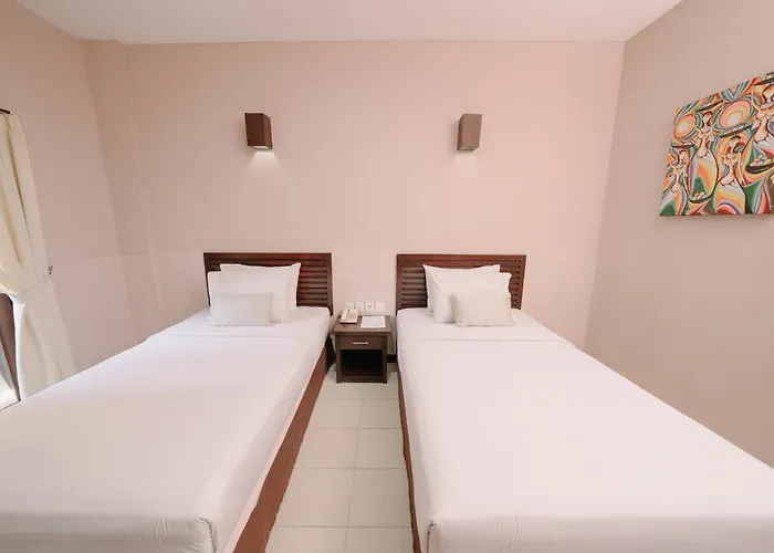 Hotel Grand Santhi 3*