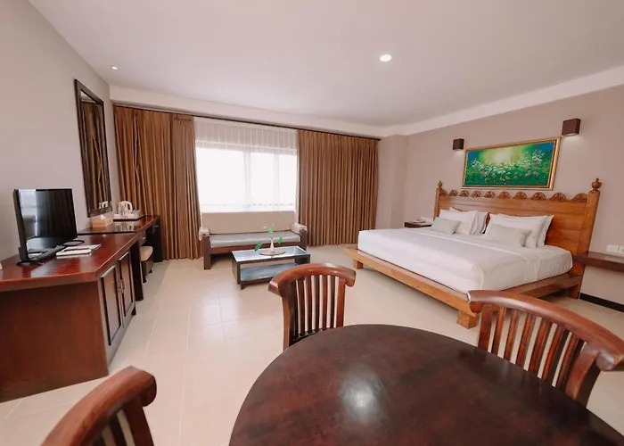 Grand Santhi Hotel