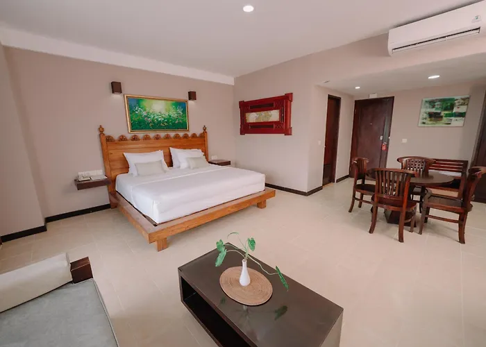 Hotel Grand Santhi