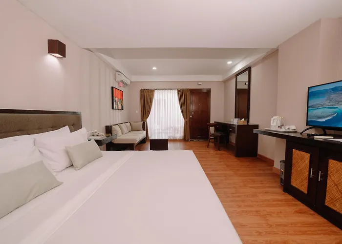Hotel Grand Santhi 3*