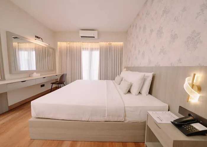 Hotel Grand Santhi